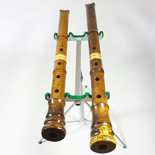 0443-3尺八（笛）受台 飛翔（アルミ）三本用 ワダ楽器-蝴蝶宝